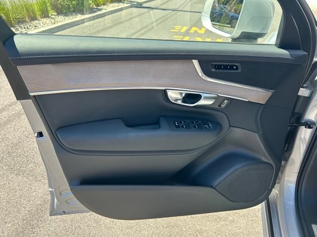 Certified 2025 Volvo XC90 B5 Plus AWD/4WD image 20