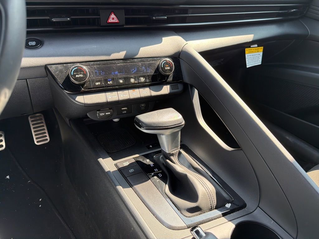 Certified 2025 Hyundai Elantra Sport image 25