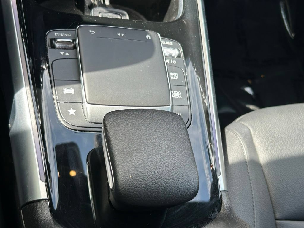 Used 2022 Mercedes-Benz GLB 250 w/ Premium Package Lite image 21