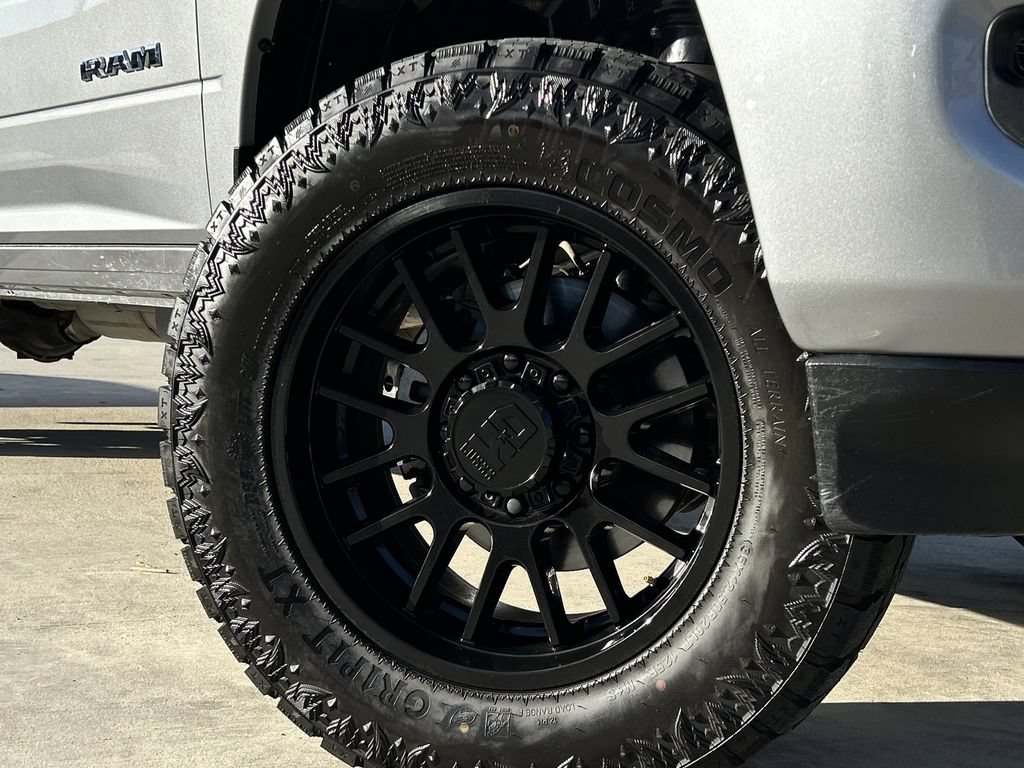 Used 2024 RAM 2500 Laramie AWD/4WD image 11
