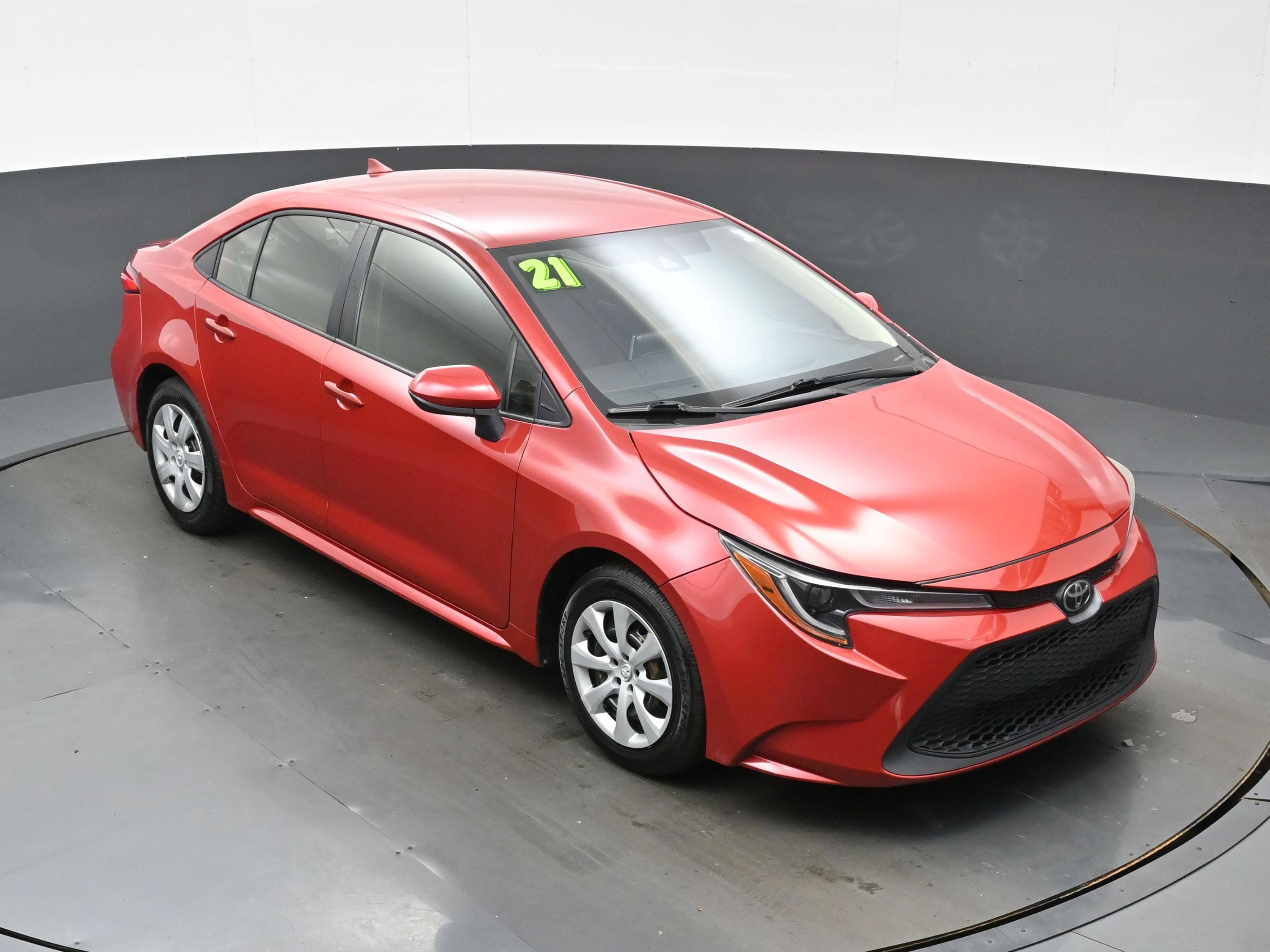 Used 2021 Toyota Corolla LE FWD image 37