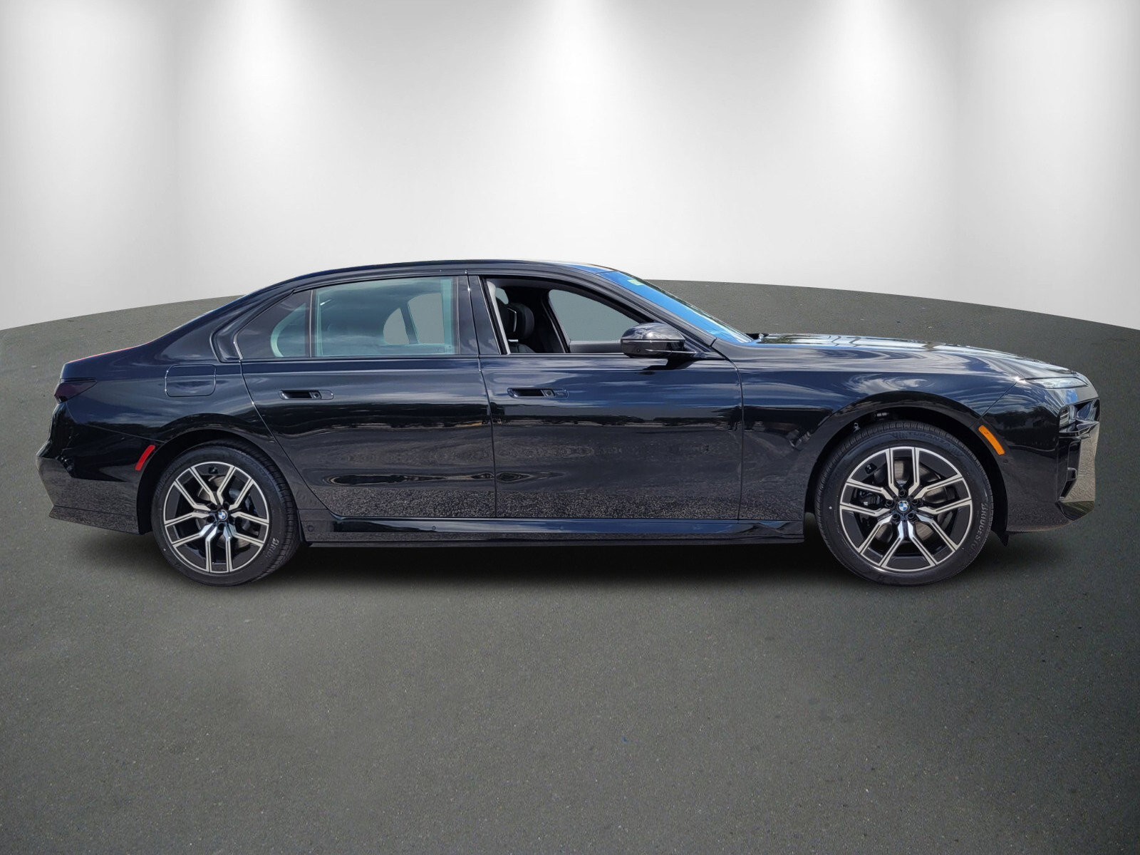 New 2026 BMW 750e xDrive w/ Executive Package image 8