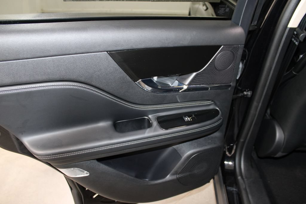 Used 2024 Lincoln Corsair FWD image 22