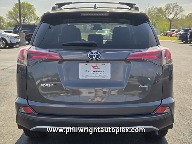 Used 2018 Toyota RAV4 XLE image 4