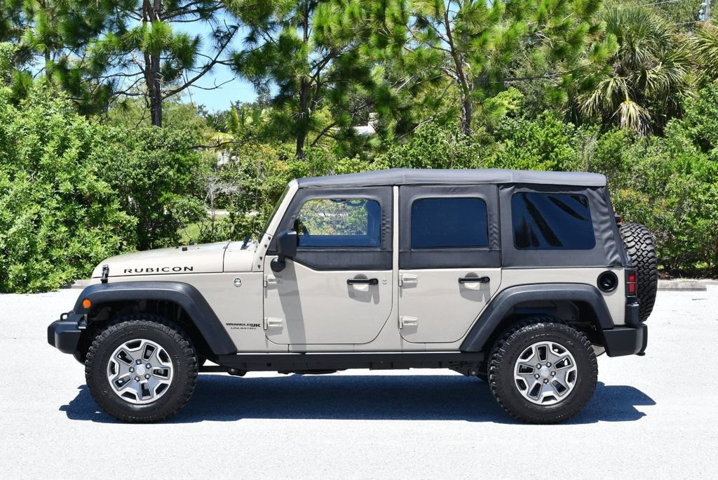 Used 2018 Jeep Wrangler Unlimited Rubicon w/ Connectivity Group AWD/4WD image 23