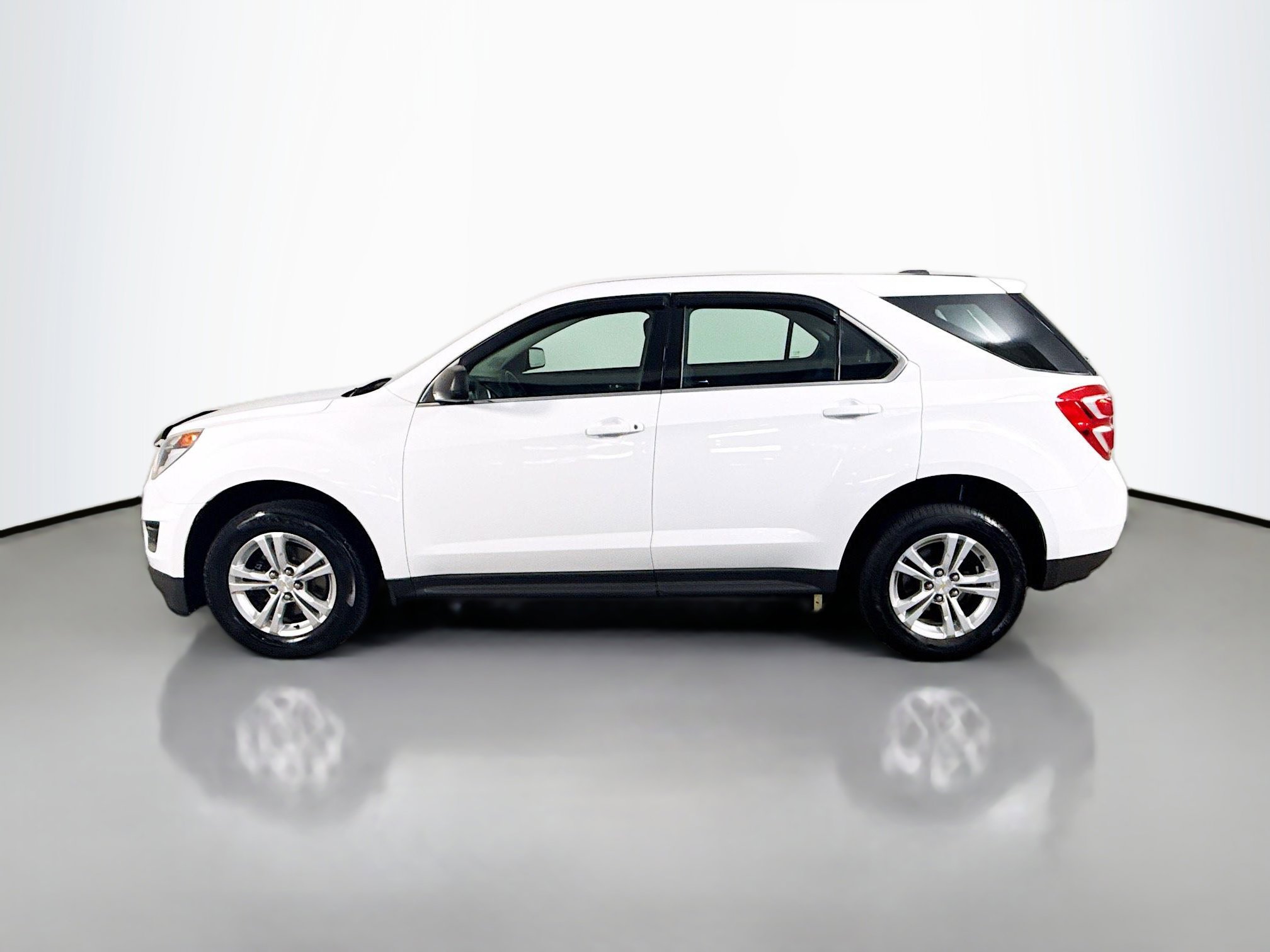 Used 2017 Chevrolet Equinox LS FWD image 6