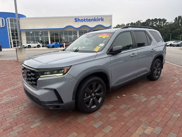 Certified 2023 Honda Pilot Sport image 4