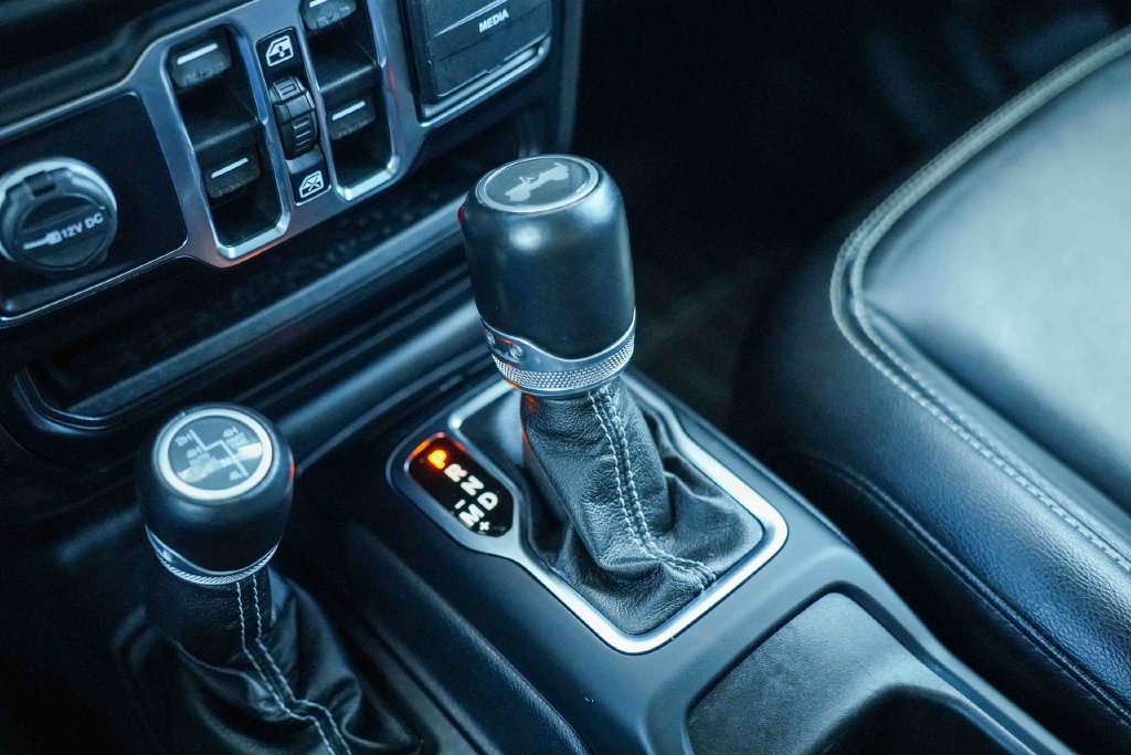 Used 2021 Jeep Wrangler Unlimited Sahara AWD/4WD image 28