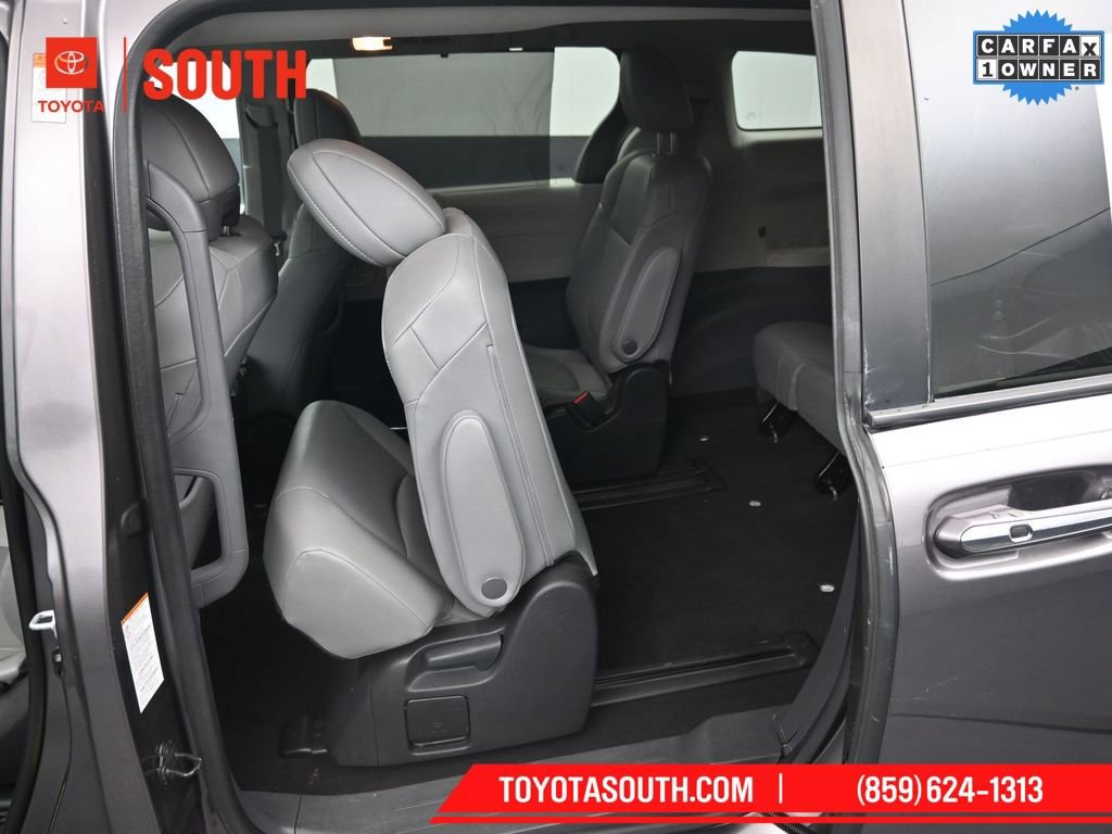 Used 2023 Toyota Sienna XLE image 31