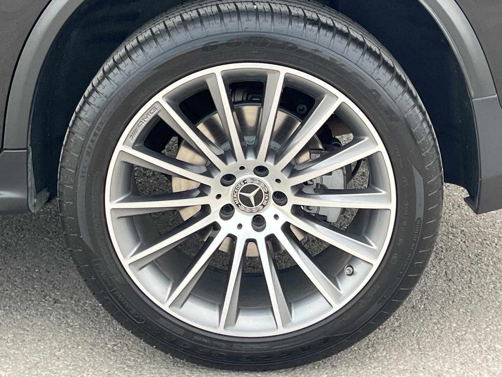 Used 2019 Mercedes-Benz GLC 300 4MATIC Coupe image 12