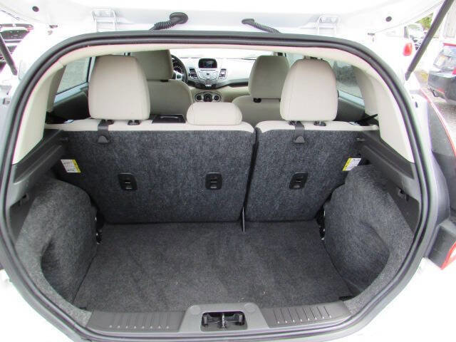 Used 2015 Ford Fiesta SE FWD image 9