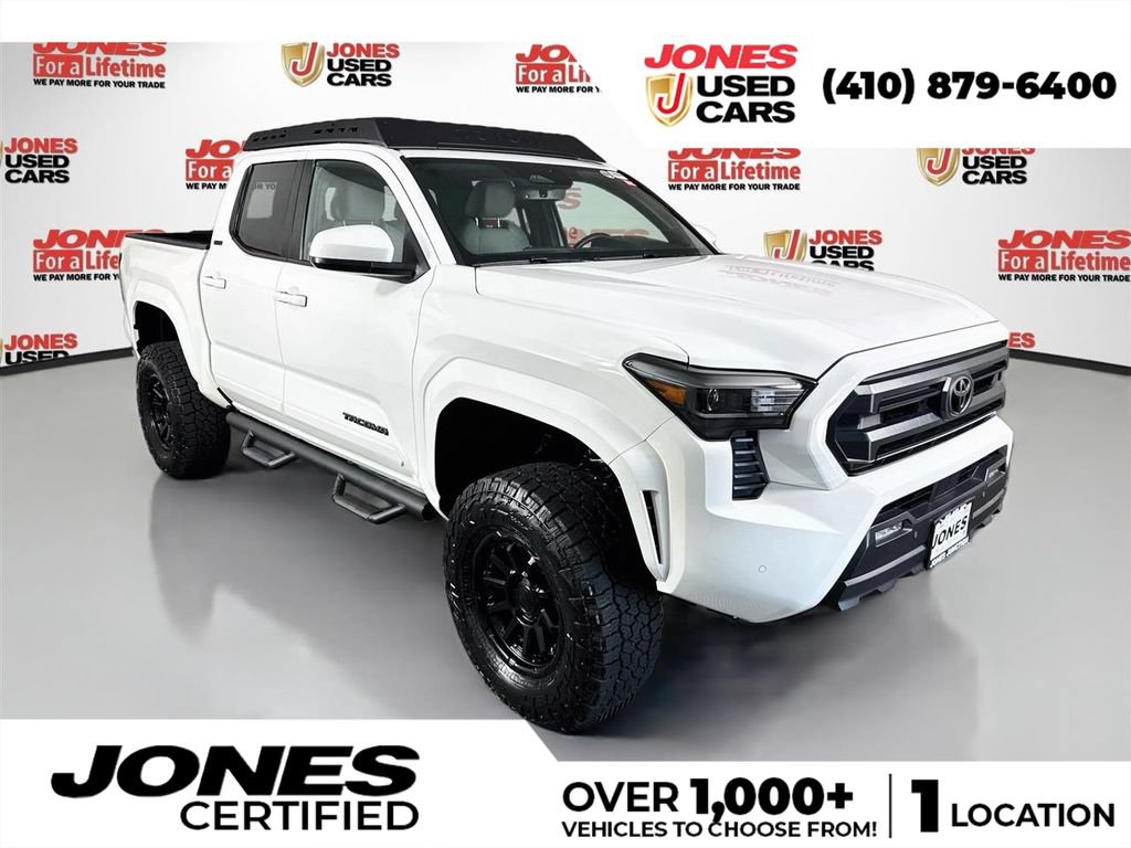 Used 2024 Toyota Tacoma SR5 AWD/4WD image 1