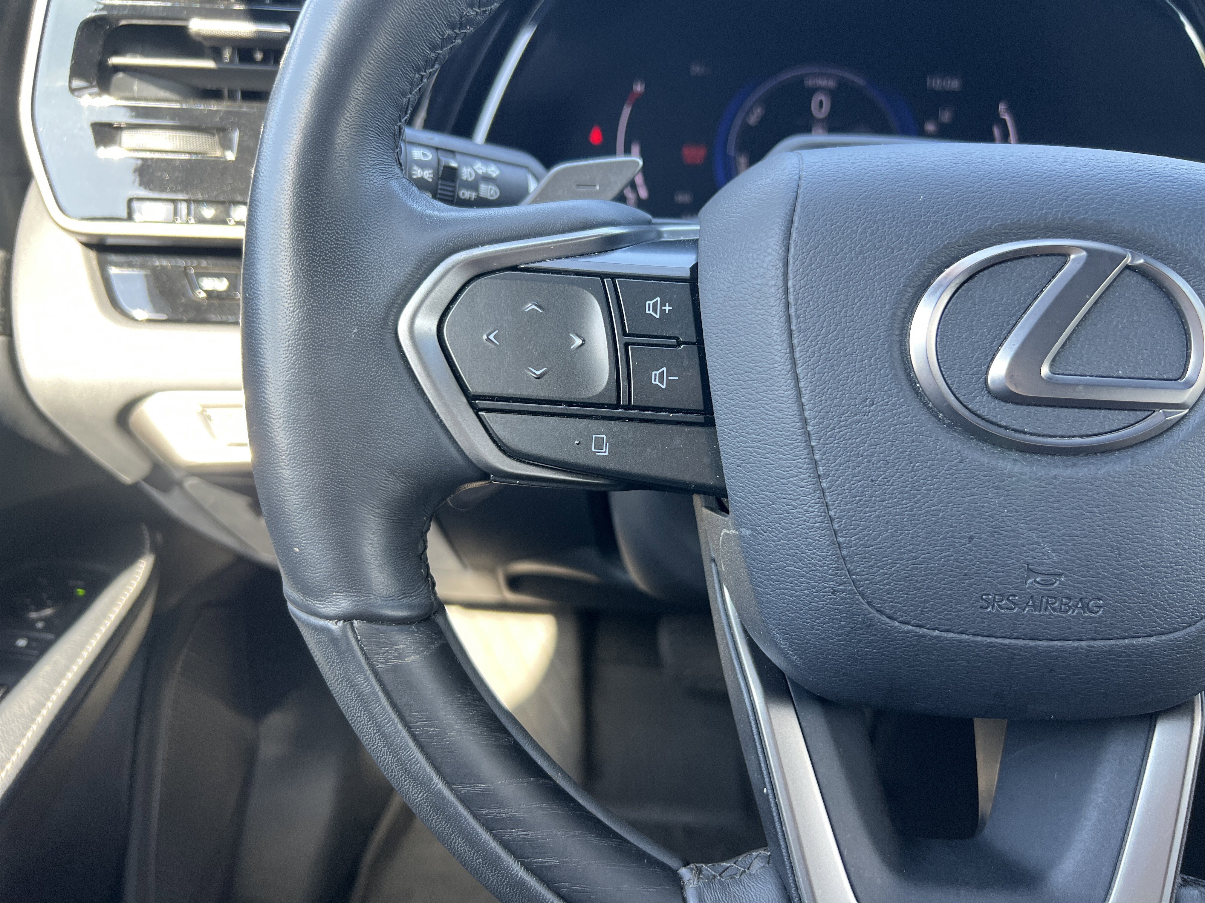Used 2023 Lexus RX 350 w/ Accessory Package (Z1) AWD/4WD image 19