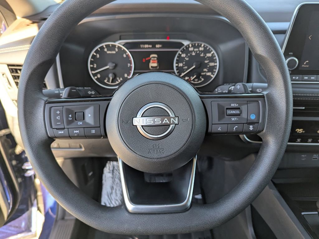 Used 2023 Nissan Rogue SV image 26