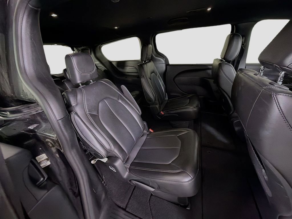 Used 2025 Chrysler Pacifica Select FWD image 29