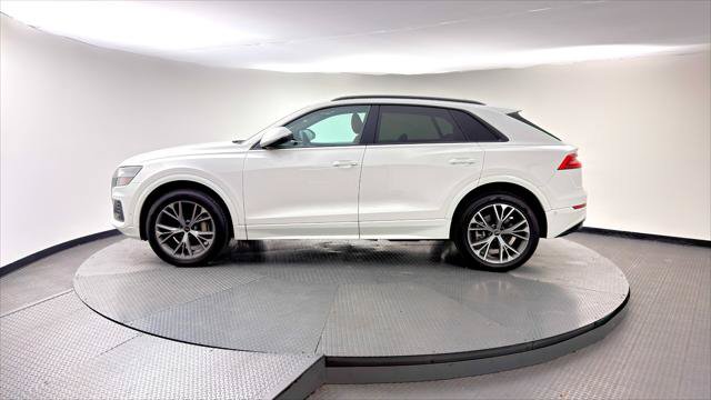Used 2023 Audi Q8 Premium w/ Convenience Package AWD/4WD image 3