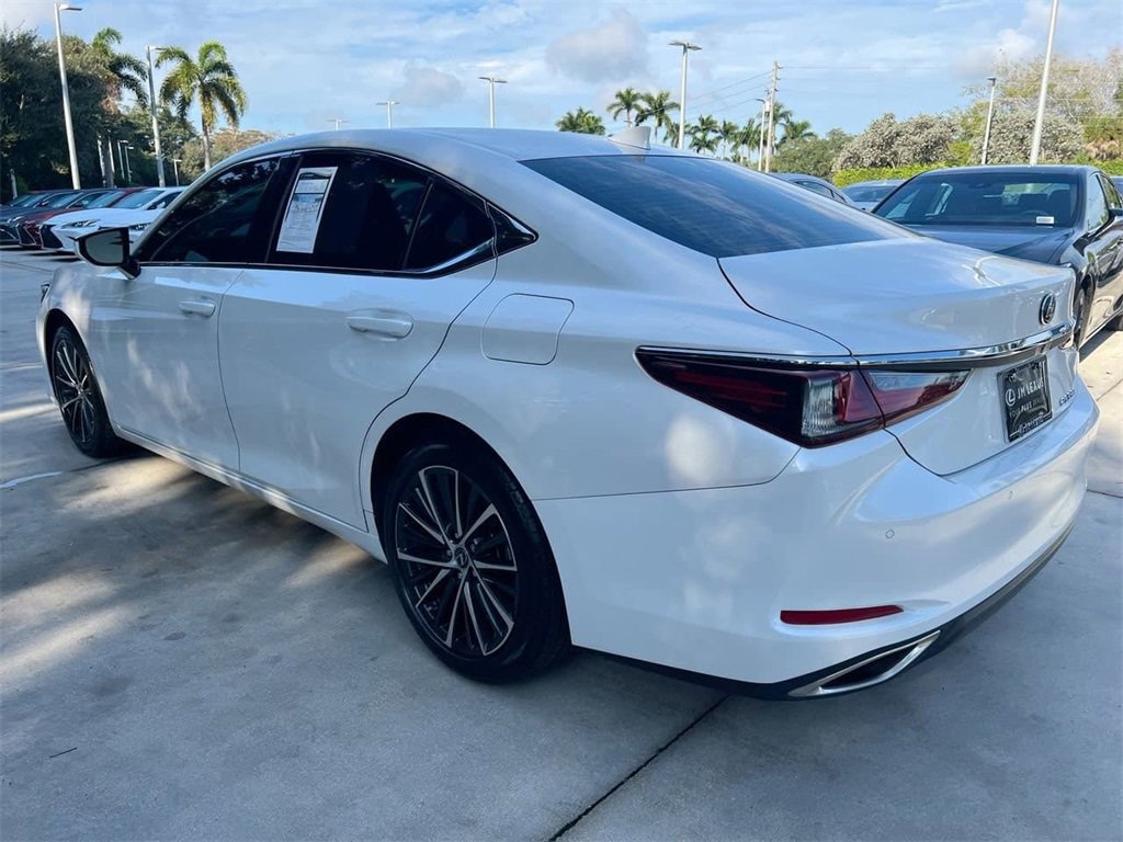 Certified 2022 Lexus ES 350 w/ Premium Package image 5