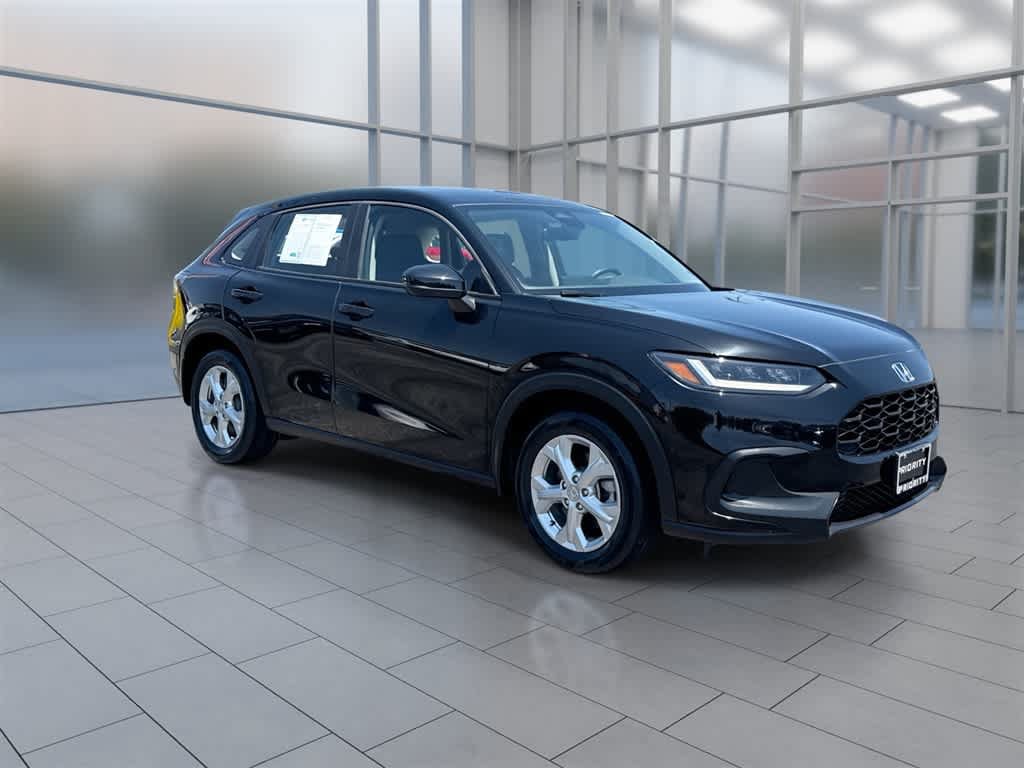 Certified 2023 Honda HR-V LX image 3