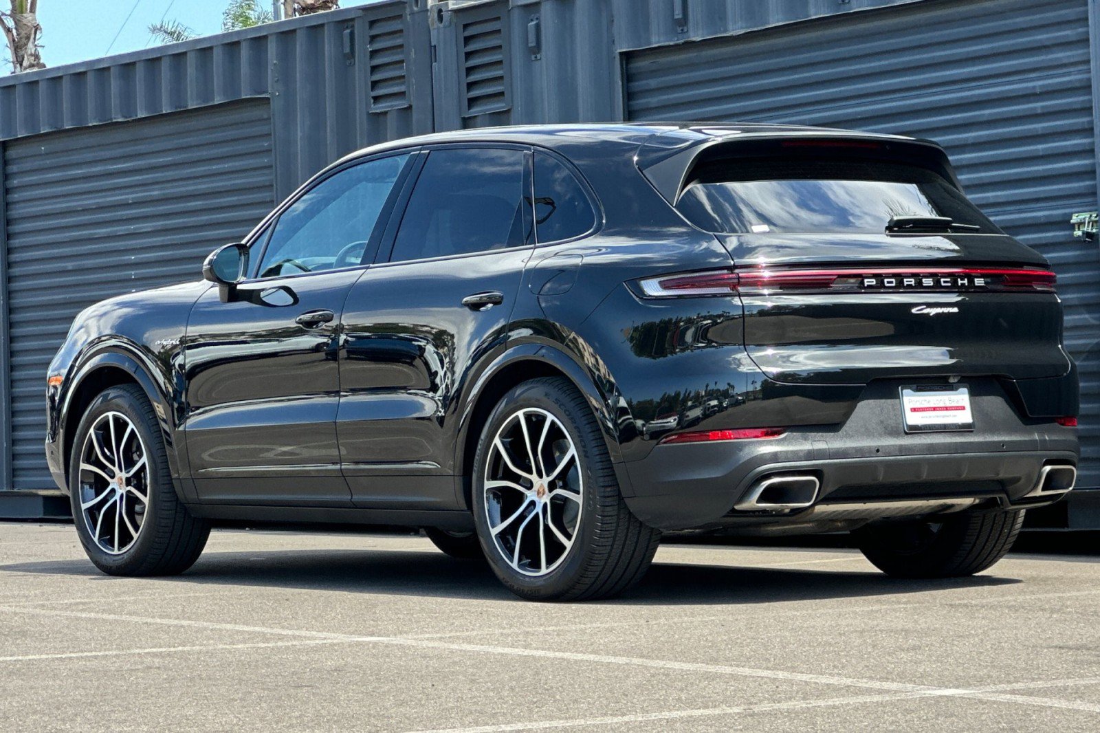Certified 2025 Porsche Cayenne E-Hybrid image 3
