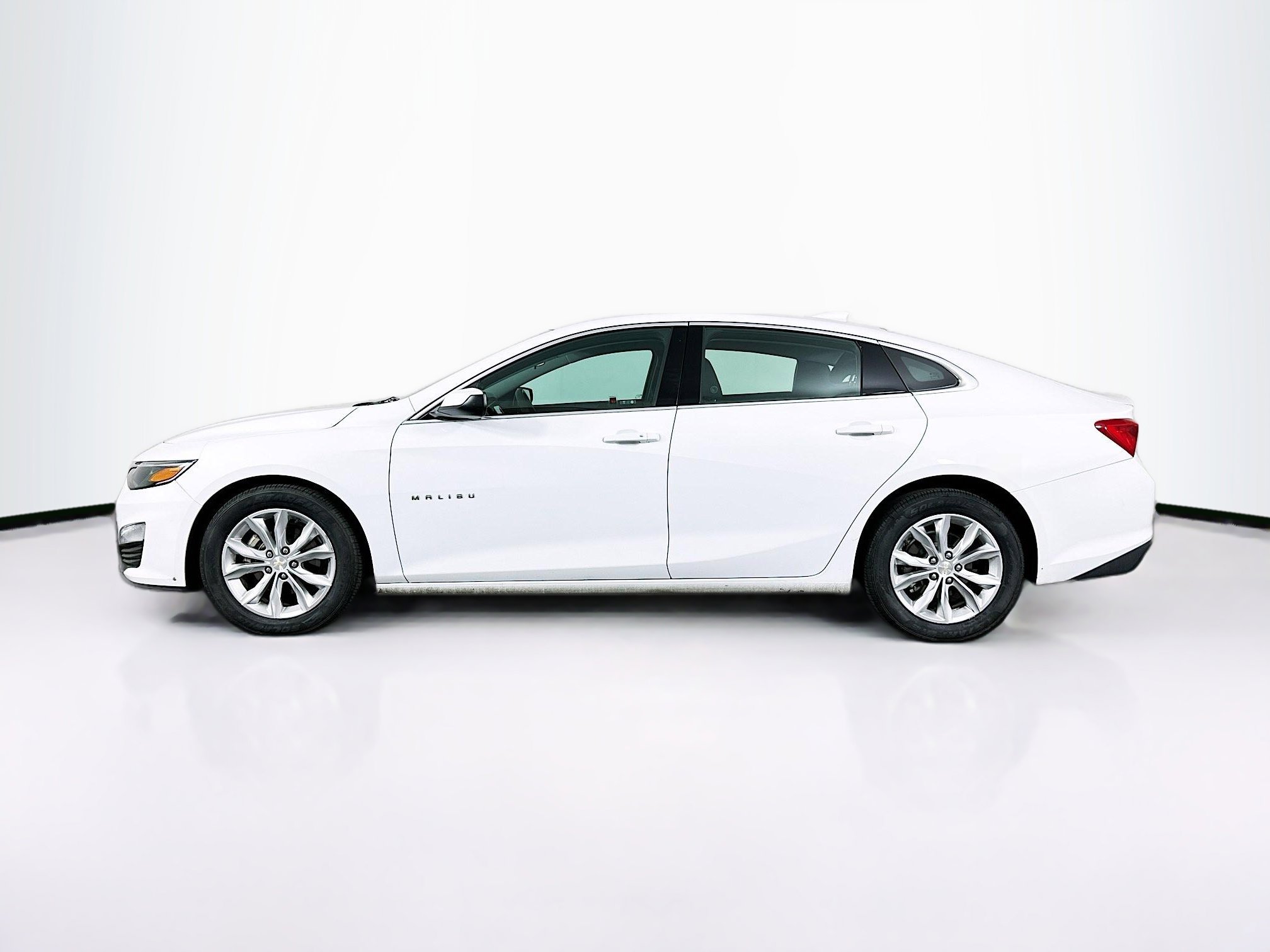 Used 2023 Chevrolet Malibu LT image 4