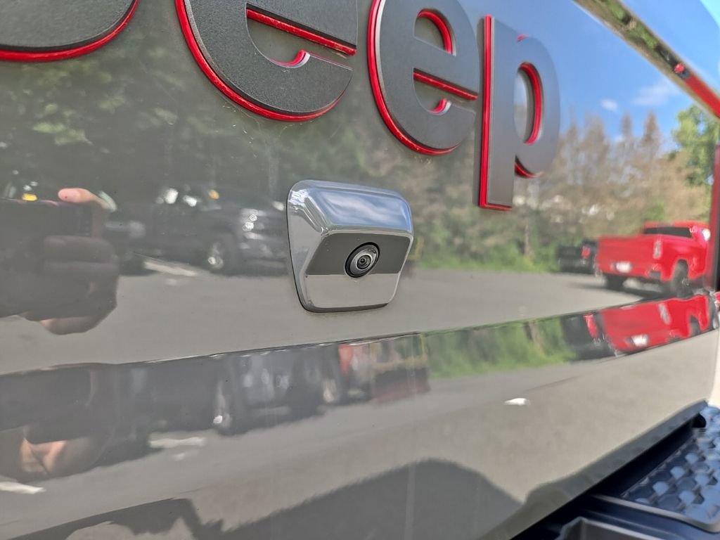 Used 2023 Jeep Gladiator Rubicon w/ Cold Weather Group AWD/4WD image 52