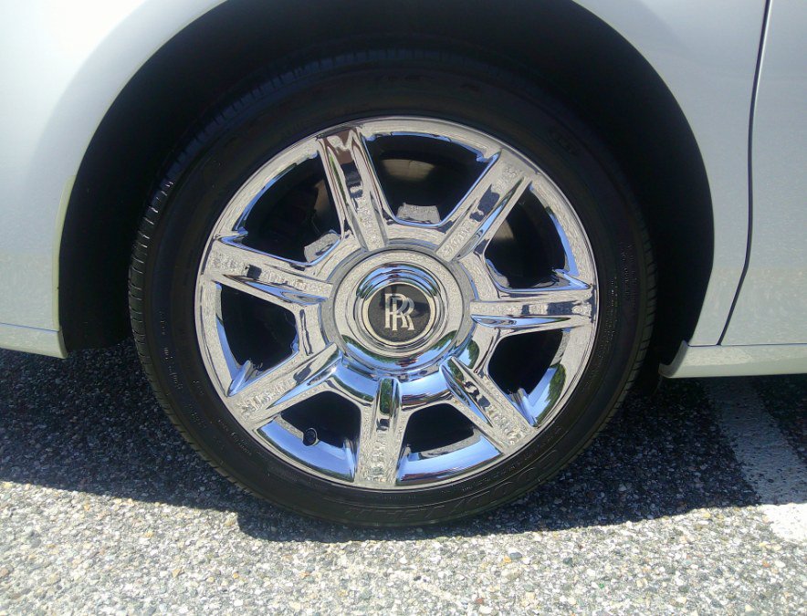Used 2013 Rolls-Royce Ghost RWD image 32