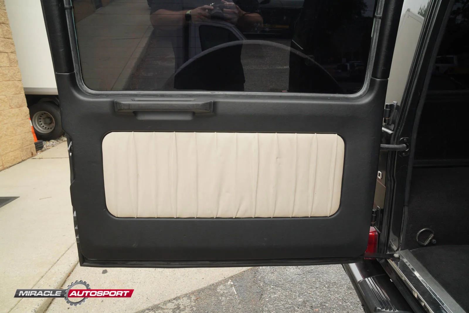 Used 2014 Mercedes-Benz G 550 image 24