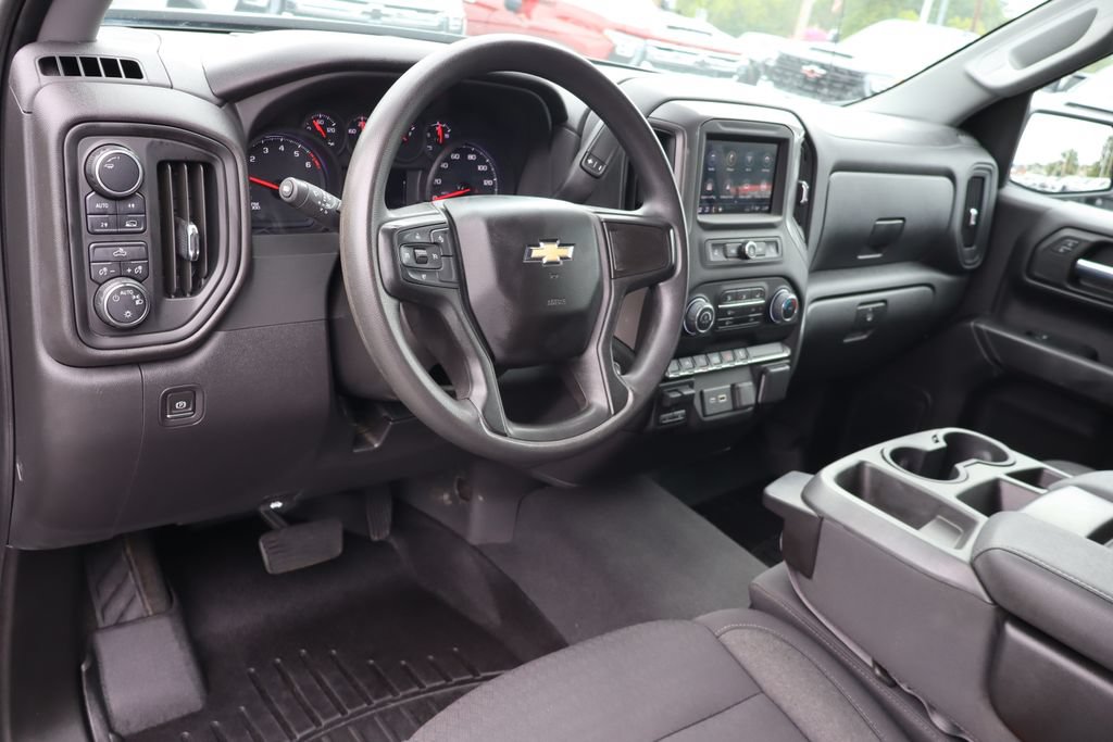 Used 2023 Chevrolet Silverado 1500 Custom AWD/4WD image 5