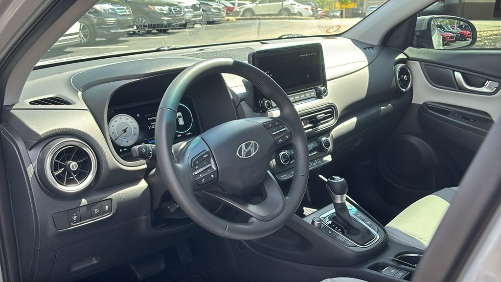 Used 2023 Hyundai Kona Limited AWD/4WD image 27