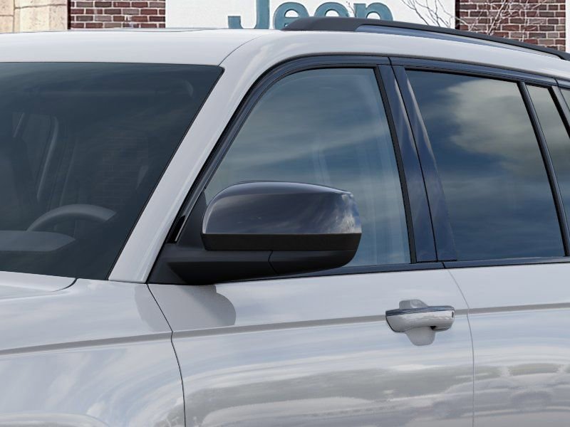 New 2025 Jeep Grand Cherokee Altitude image 12