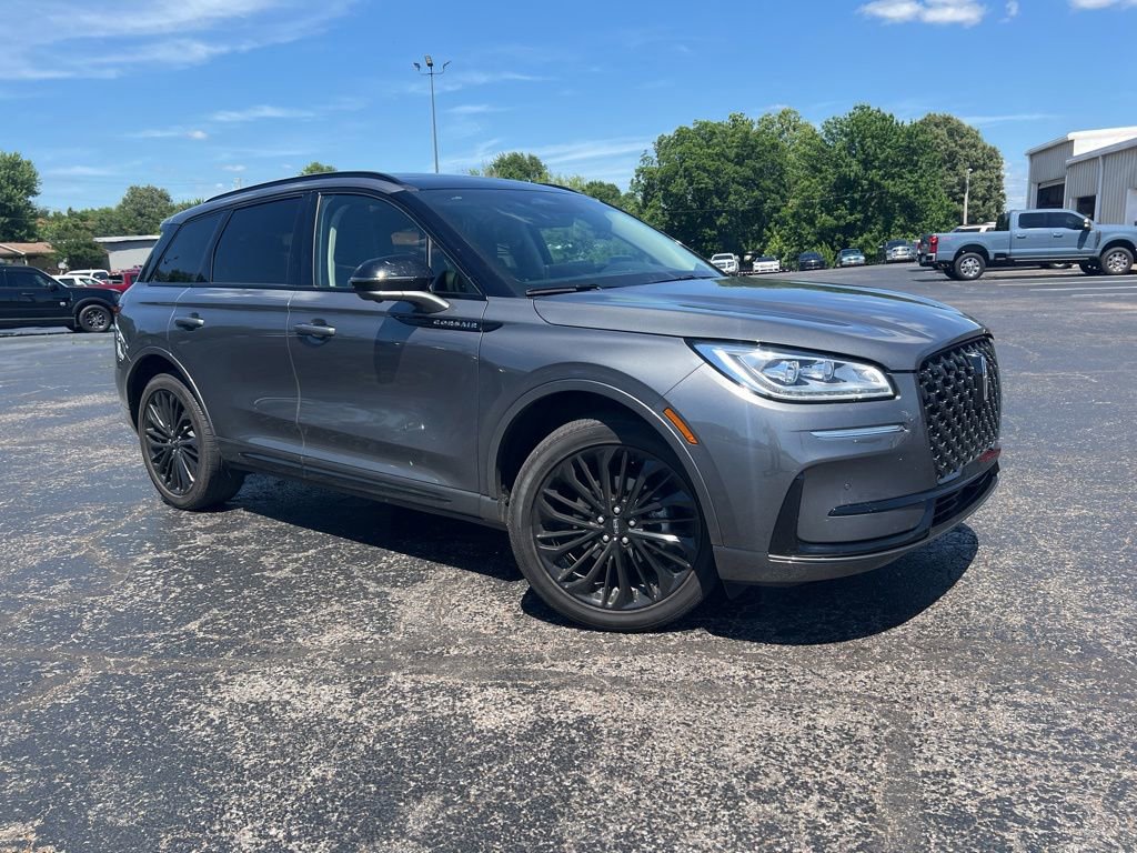 Used 2023 Lincoln Corsair Reserve w/ Equipment Group 201A AWD/4WD image 2