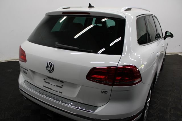 Used 2015 Volkswagen Touareg Sport AWD/4WD image 6
