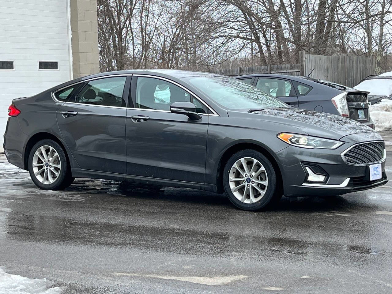 Used 2019 Ford Fusion Energi Titanium FWD image 4