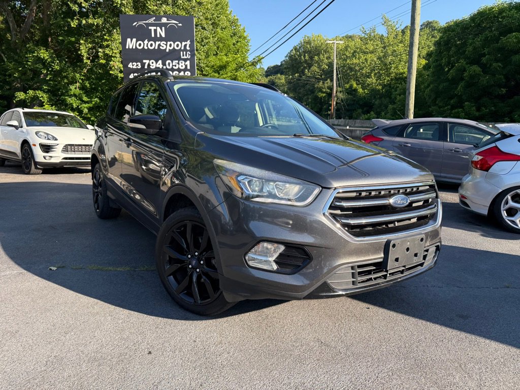 Used 2017 Ford Escape Titanium image 1