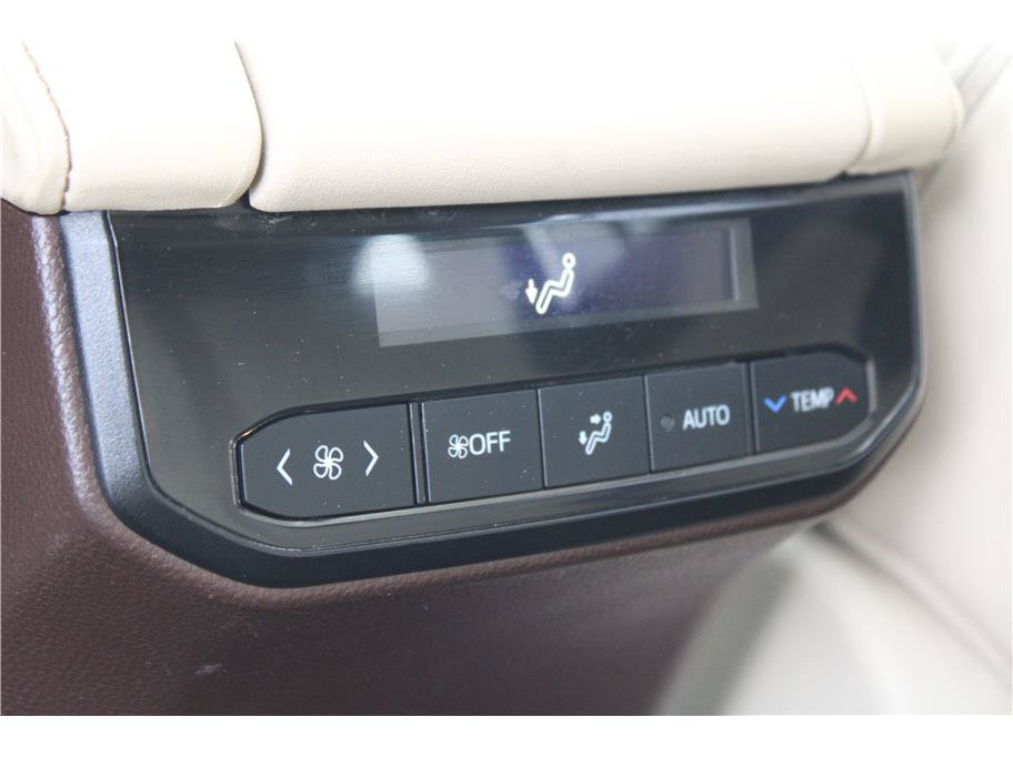 Used 2020 Toyota Highlander Limited AWD/4WD image 16