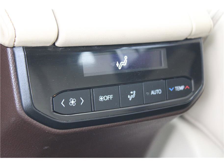Used 2020 Toyota Highlander Limited AWD/4WD image 16