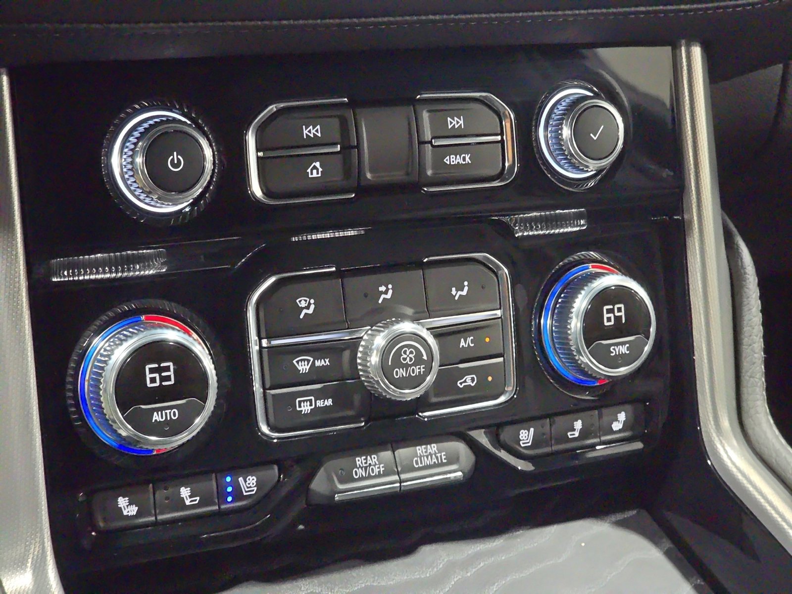 Used 2024 GMC Yukon Denali RWD image 22