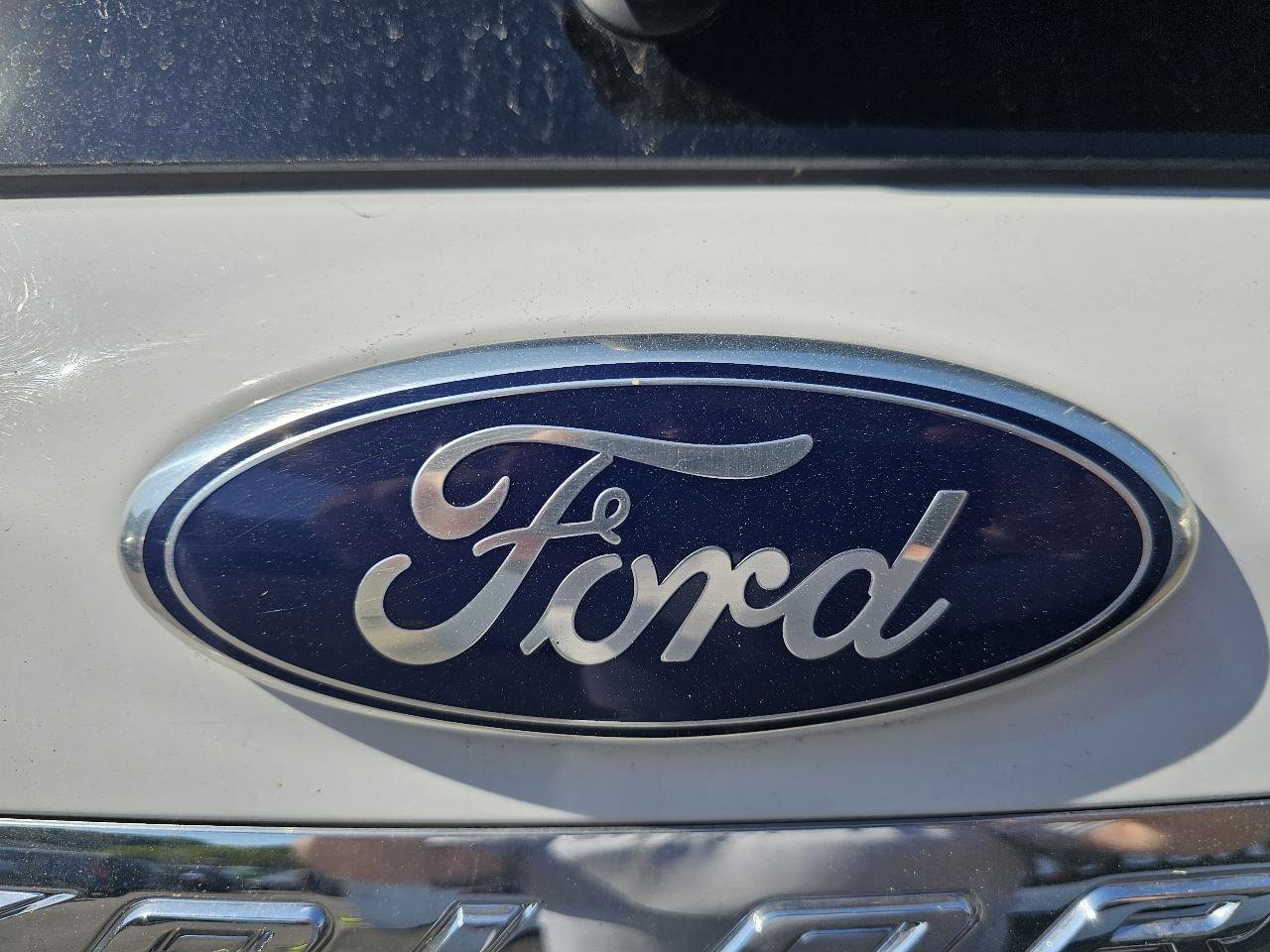 Used 2015 Ford Explorer 4WD image 16
