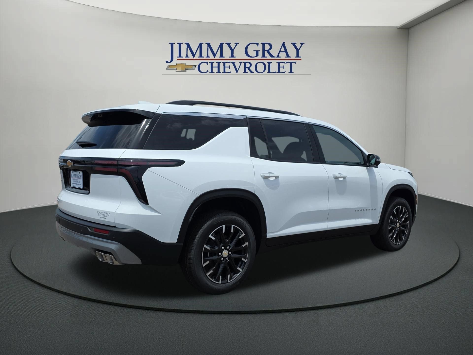 New 2026 Chevrolet Traverse LT w/ Sun and Wheel Package FWD image 5