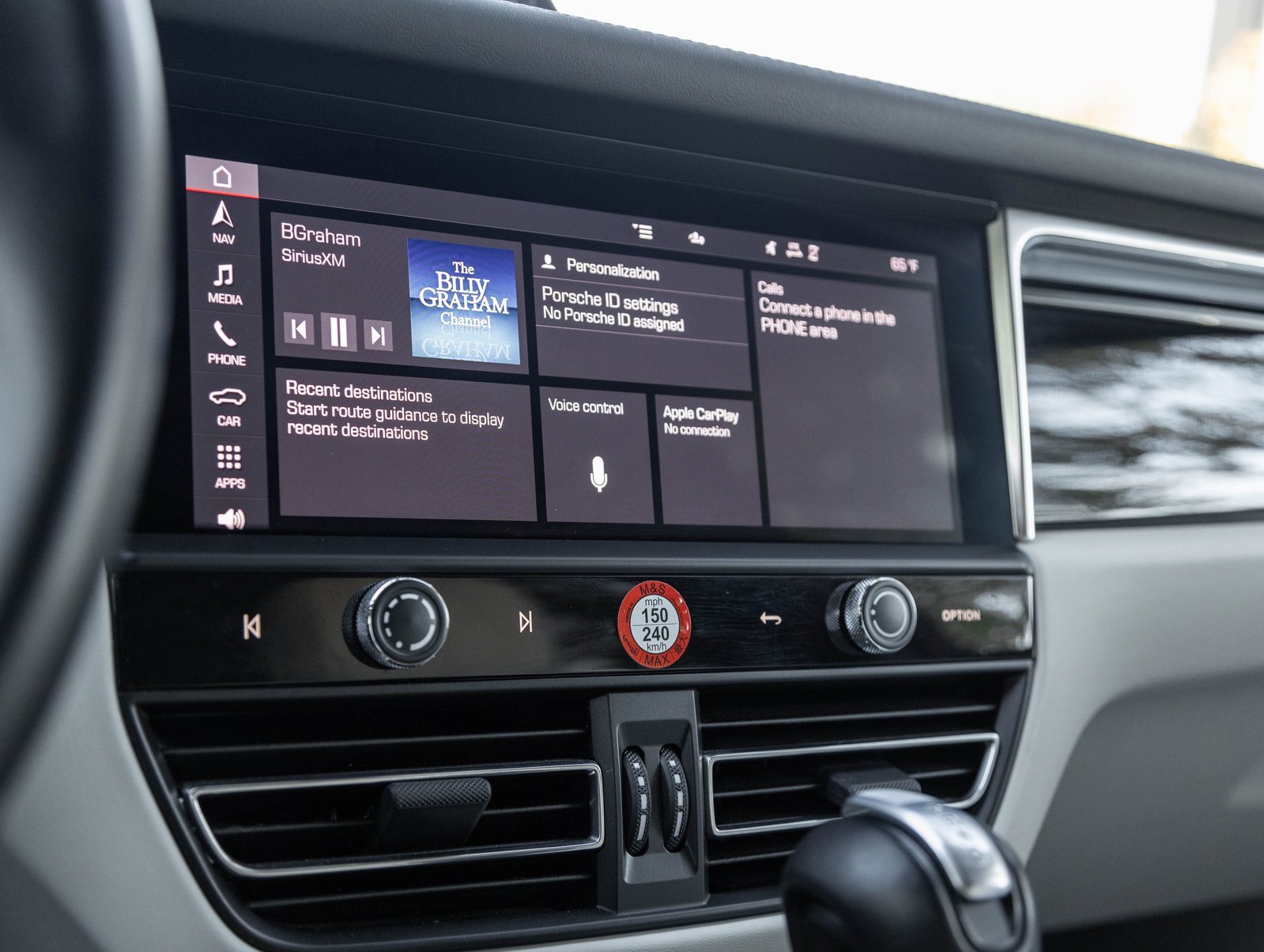 Used 2024 Porsche Macan Turbo image 24