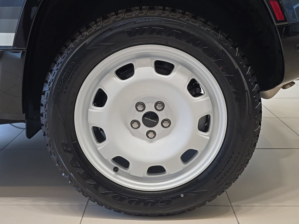 New 2026 Land Rover Defender 110 S AWD/4WD image 6