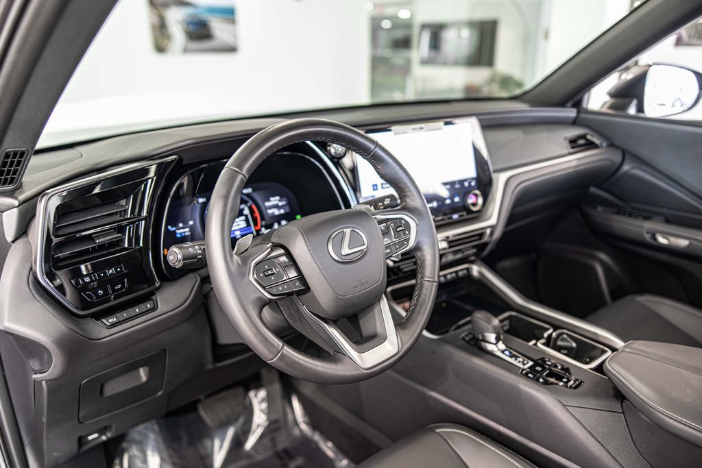 Used 2025 Lexus TX 350 AWD image 21
