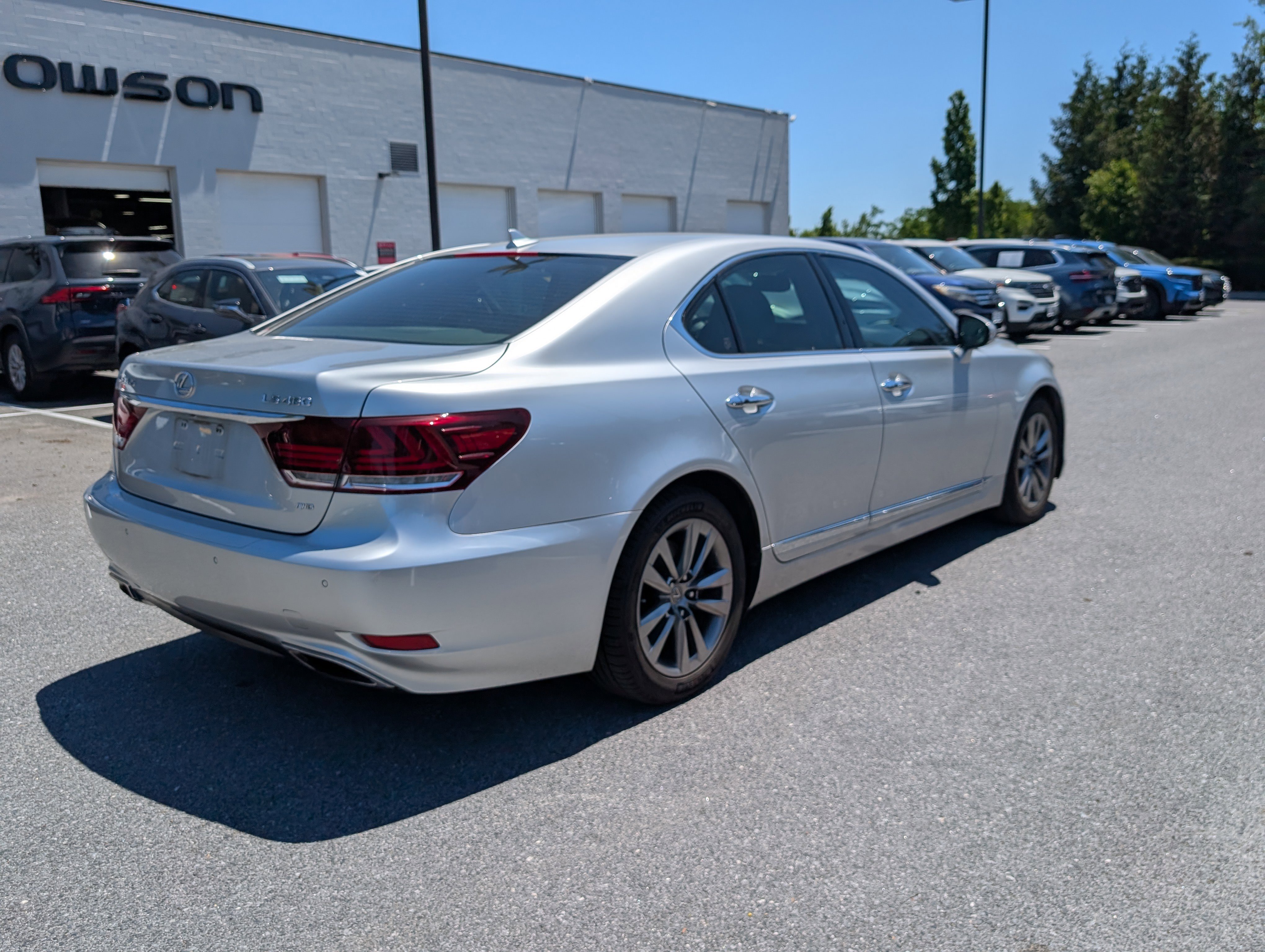 Used 2013 Lexus LS 460 AWD w/ Comfort Pkg image 3