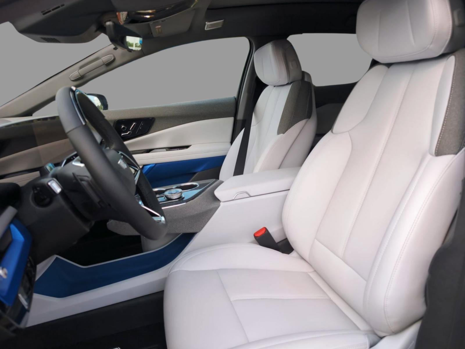 New 2025 Cadillac Optiq Luxury 1 AWD/4WD image 9