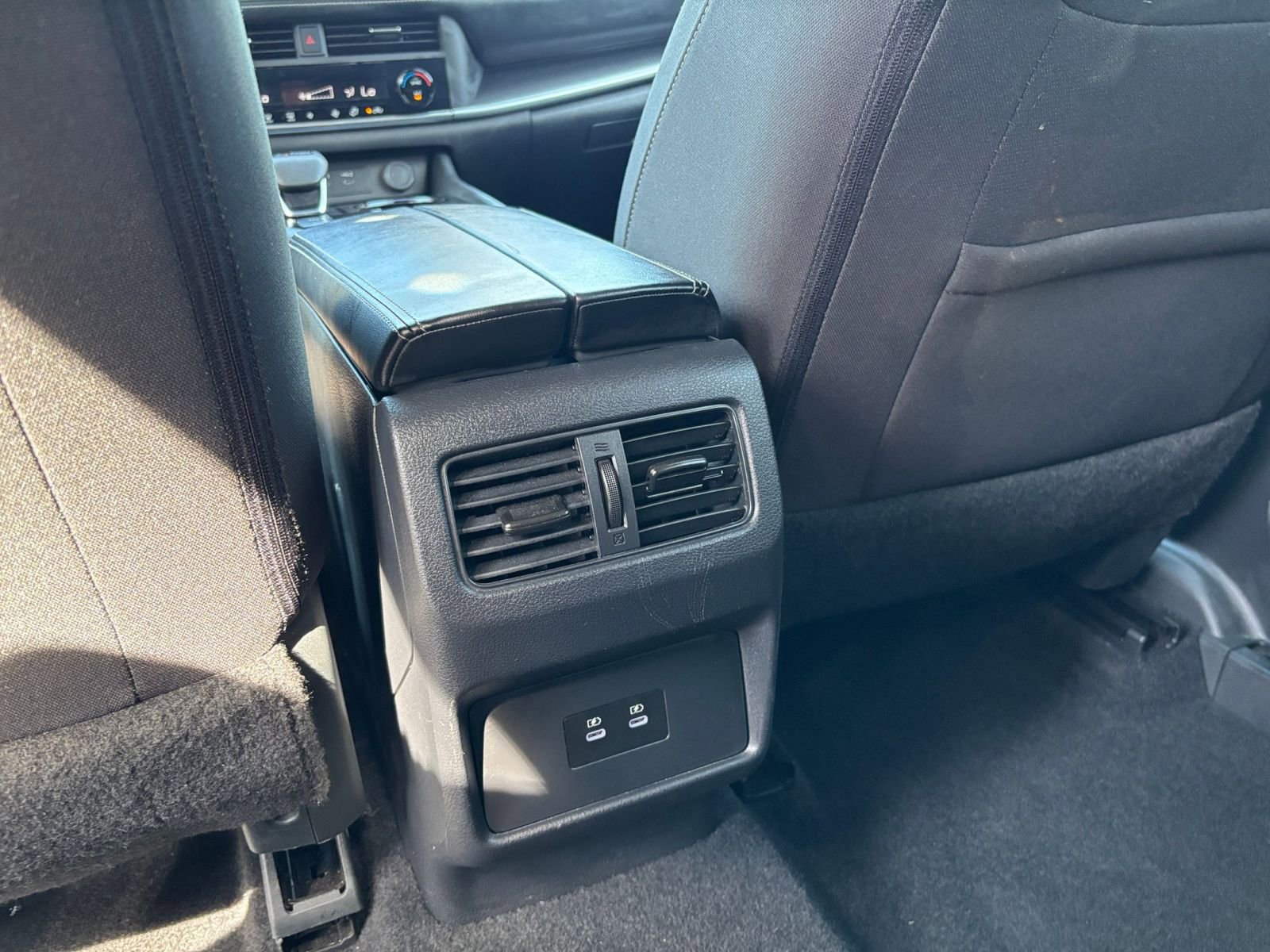 Used 2025 Nissan Rogue SV FWD image 24