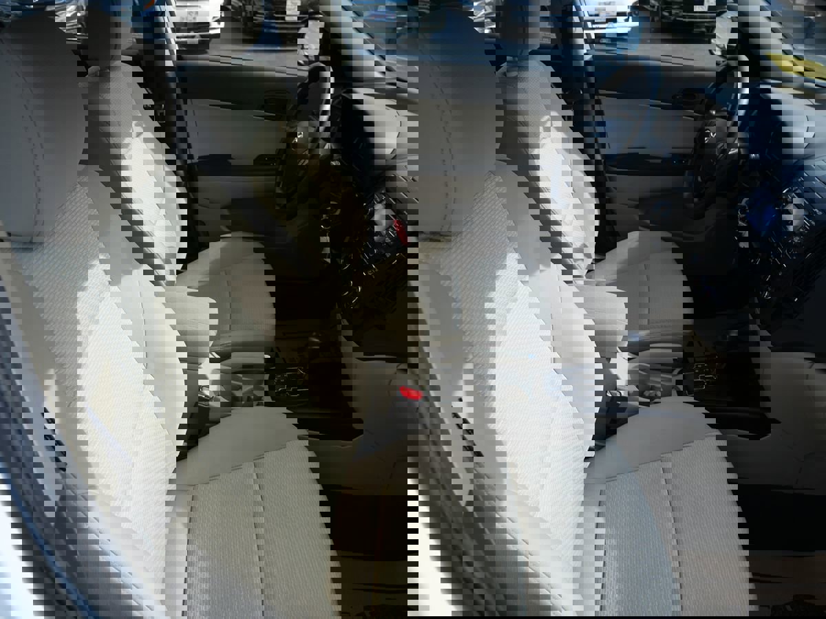 Used 2012 Hyundai Elantra GLS image 28