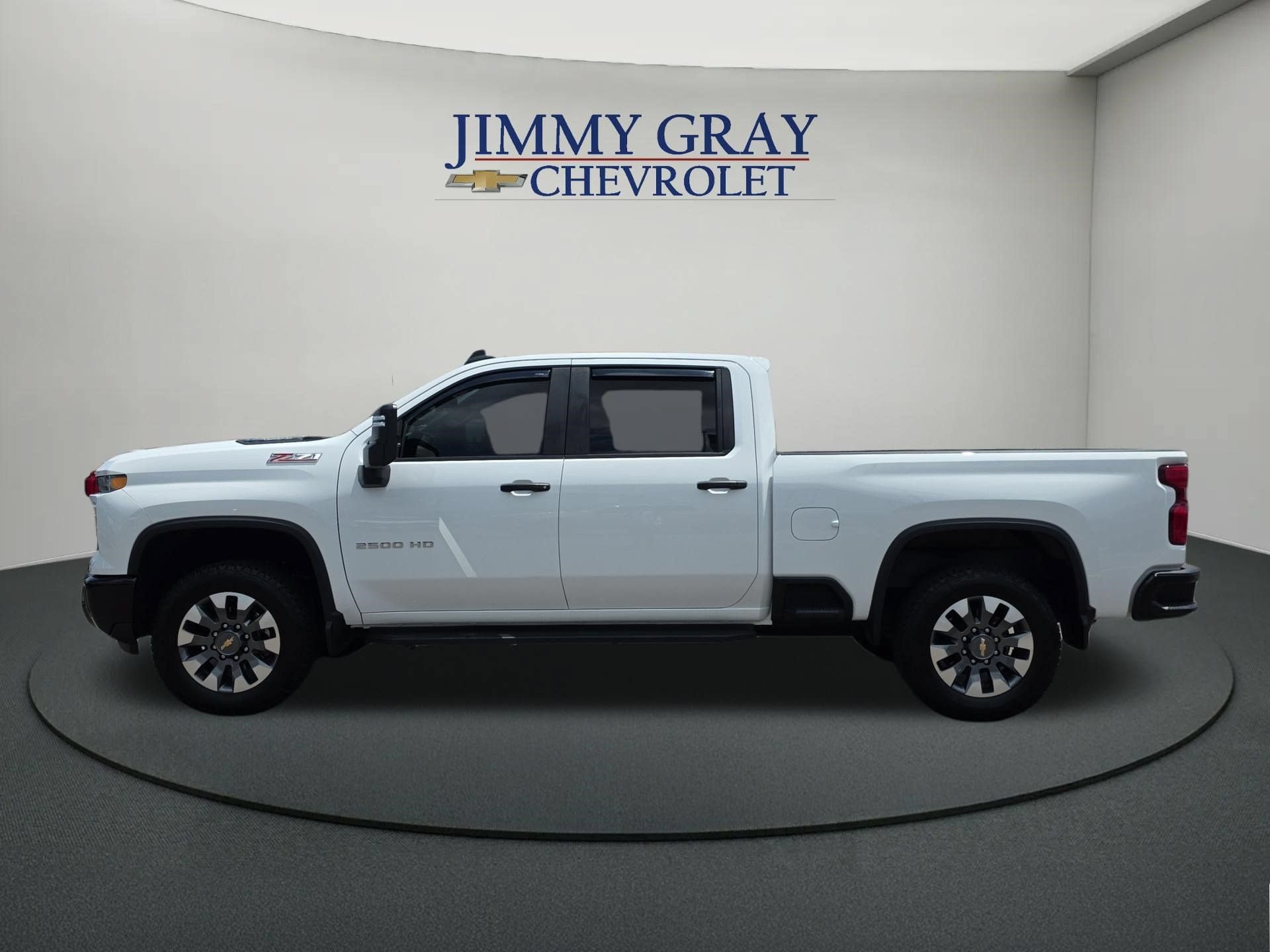 Used 2024 Chevrolet Silverado 2500 Custom w/ Custom Convenience Package AWD/4WD image 2