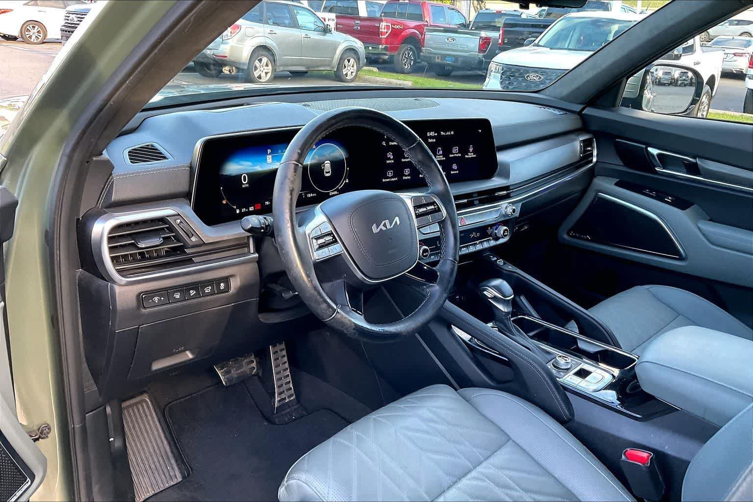 Used 2024 Kia Telluride SX Prestige X-Pro AWD/4WD image 2