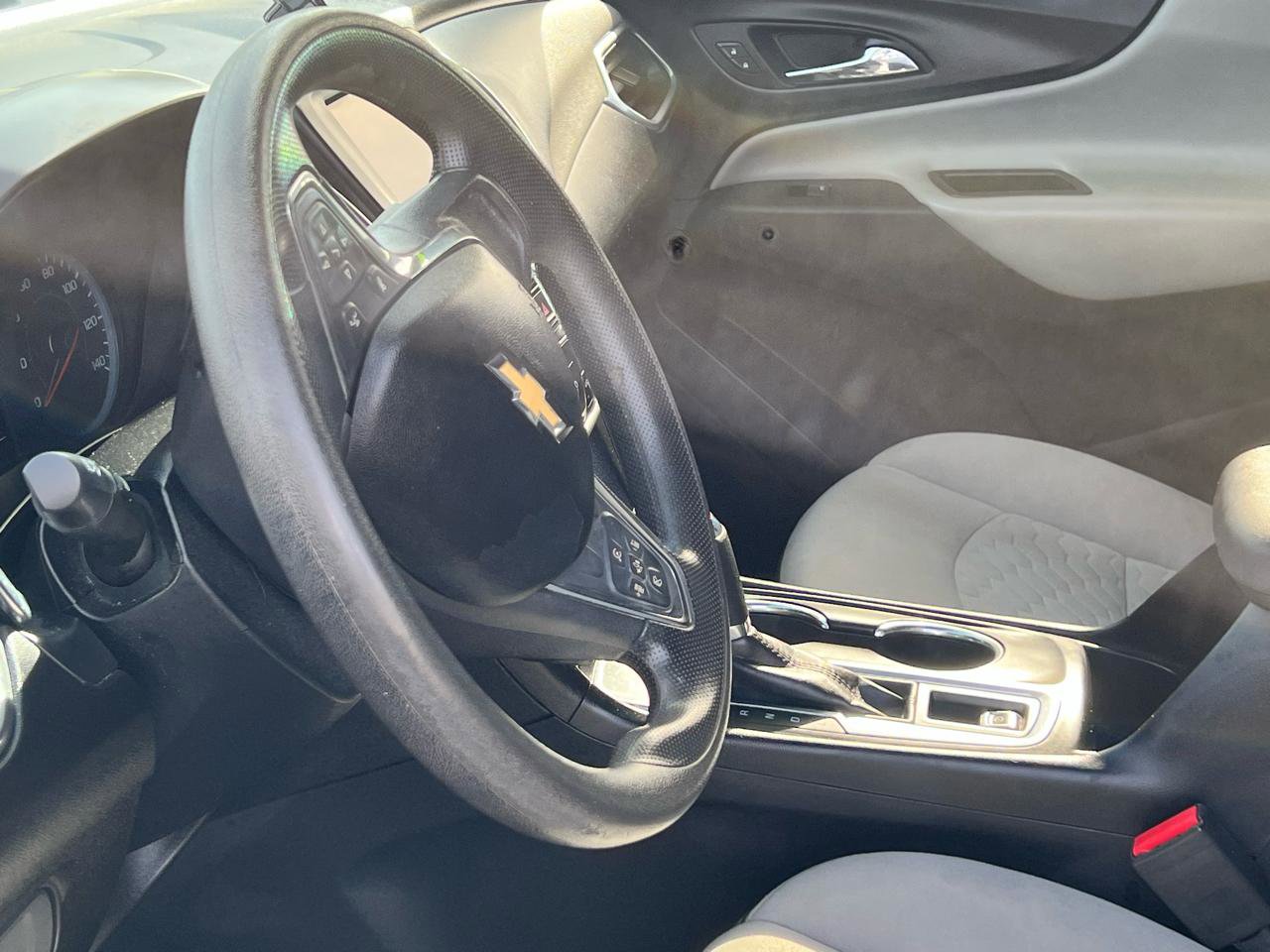 Used 2020 Chevrolet Equinox LS image 8