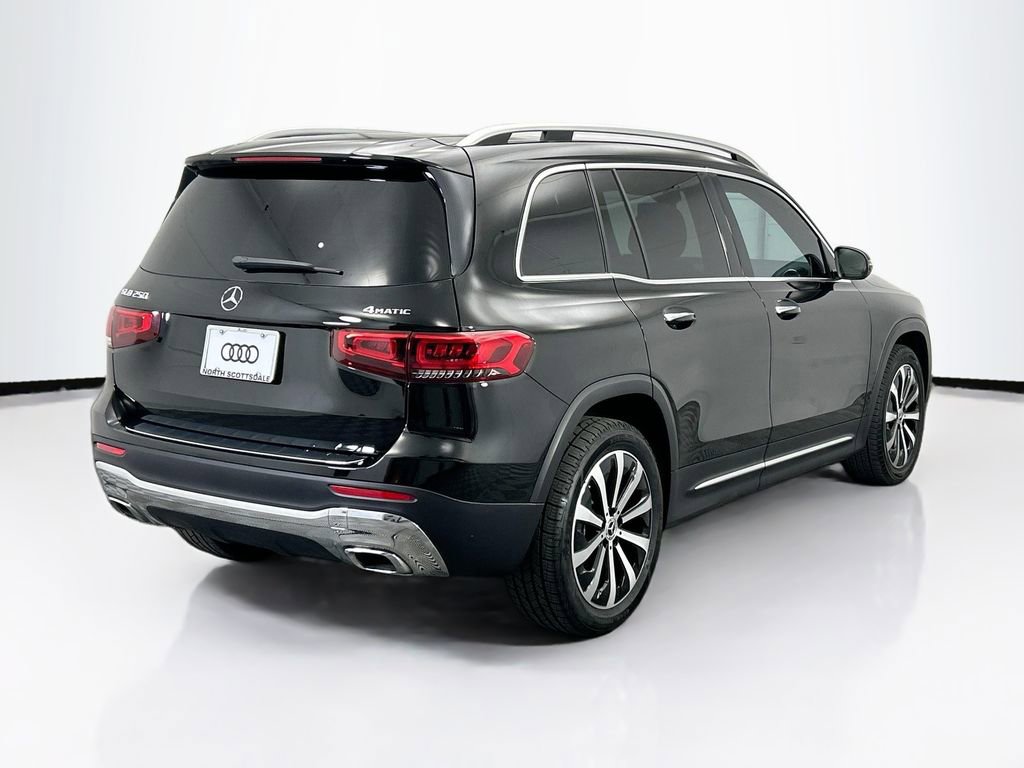 Used 2021 Mercedes-Benz GLB 250 4MATIC image 5